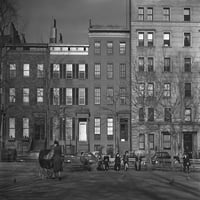Парк на площад Вашингтон. Невинг в парк „Вашингтон Скуеър“, Ню Йорк. Снимка от Едвин Роскам, 1941. Плакат печат от